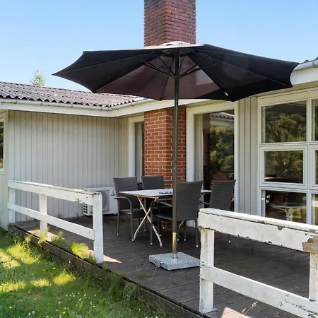 Stunning Home In Millinge With Wifi